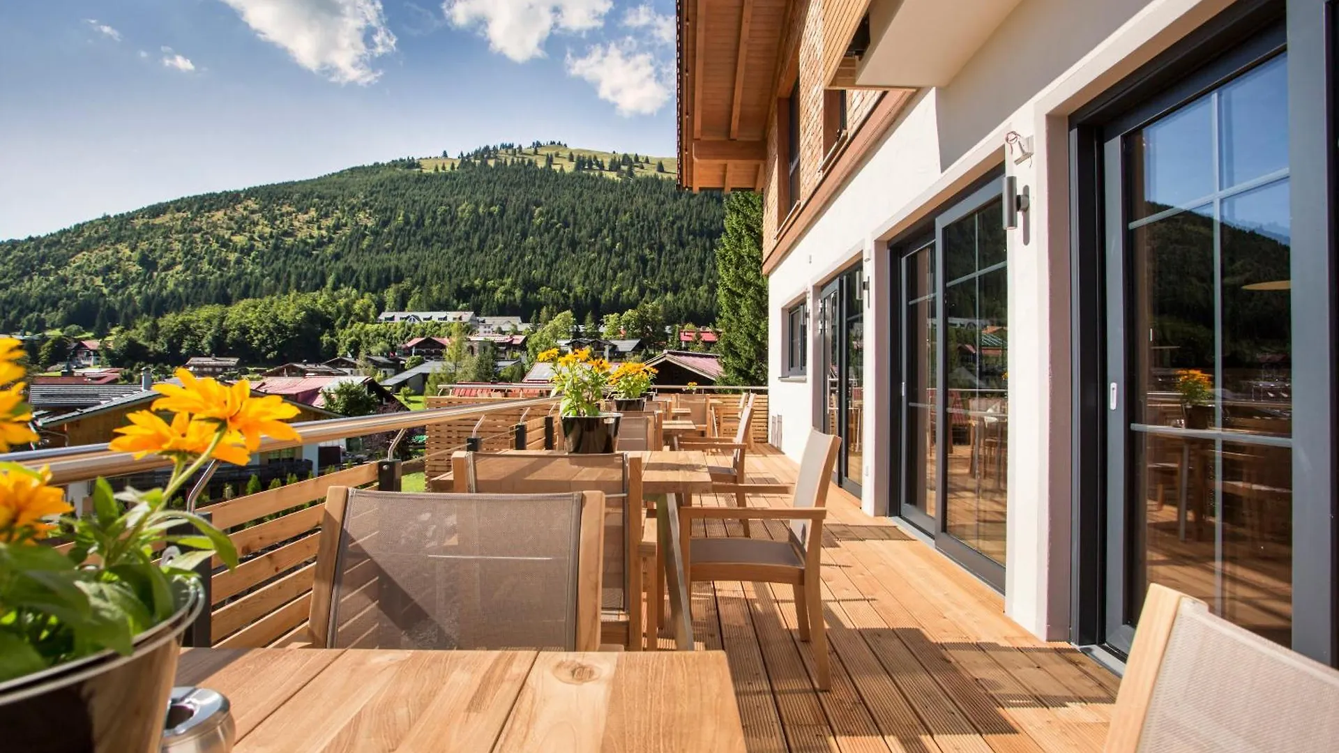 **** Gerendaház Alpin Chalets Oberjoch - Luxus Unterkunft Mit Privatem Spa Und Zugang Zu 3000 Qm Spa Panoramahotel Oberjoch Bad Hindelang Németország