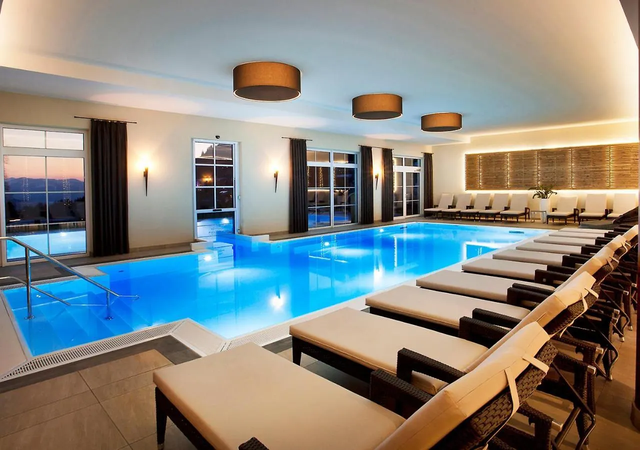 Alpin Chalets Oberjoch: Luxury Retreat with Private Spa Bad Hindelang Lodge