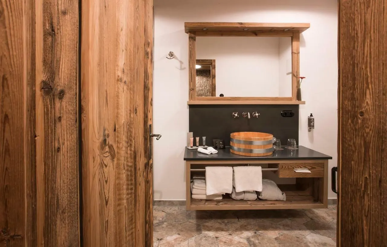 **** Lodge Alpin Chalets Oberjoch: Luxury Retreat with Private Spa Bad Hindelang Germany