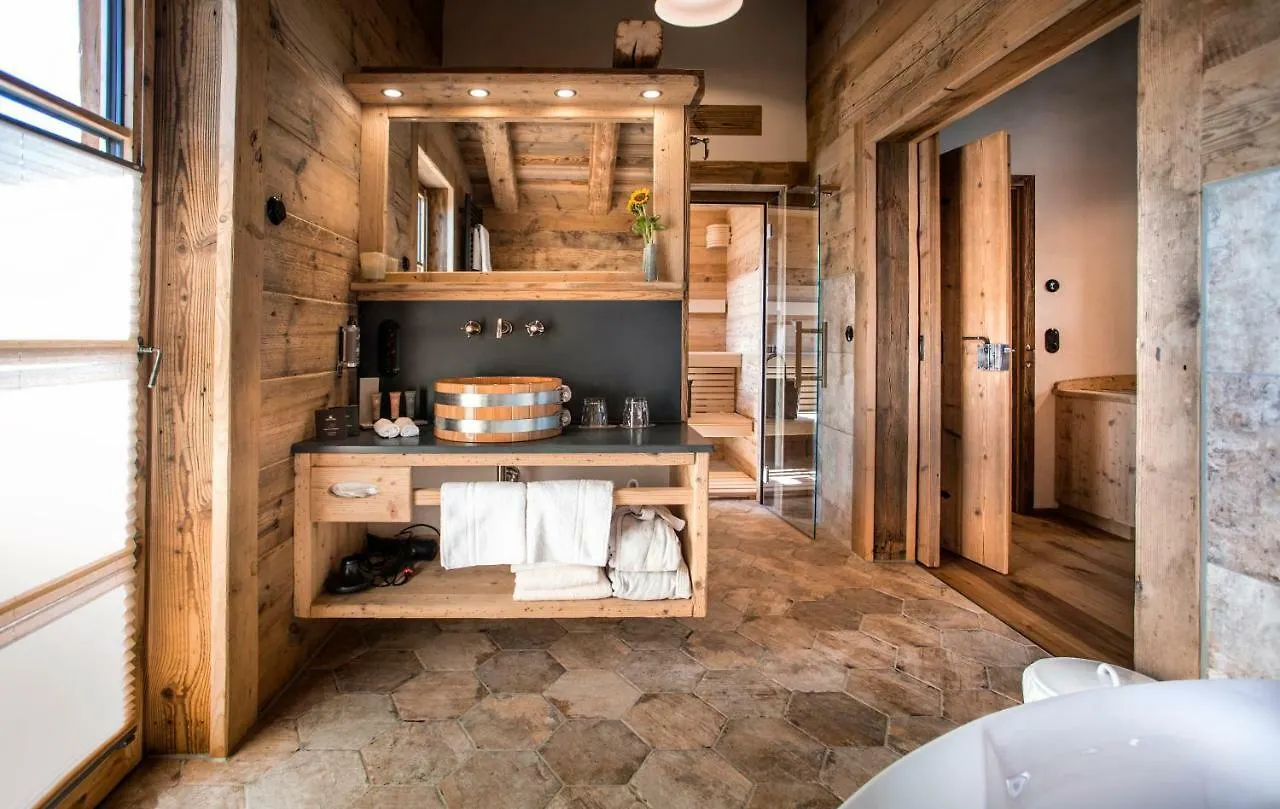 Lodge Alpin Chalets Oberjoch: Luxury Retreat with Private Spa Bad Hindelang