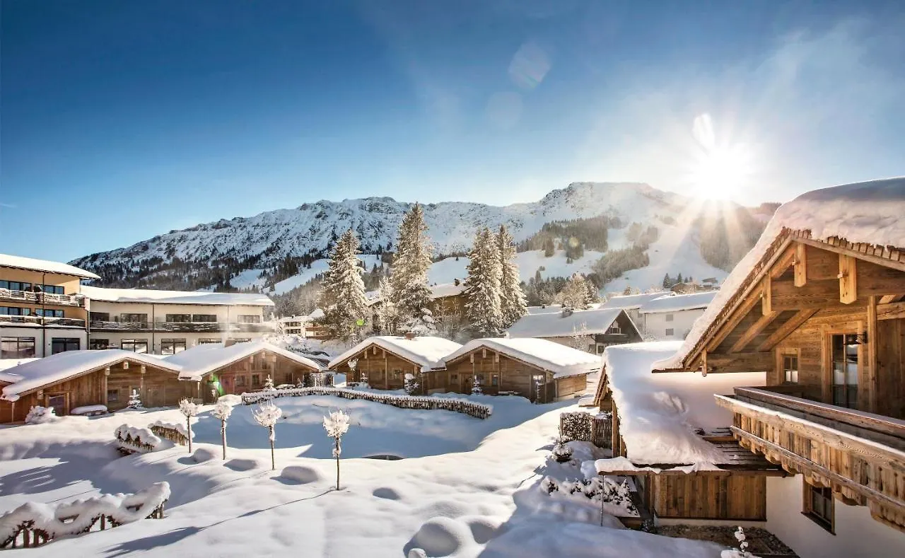 Lodge Alpin Chalets Oberjoch: Luxury Retreat with Private Spa Bad Hindelang